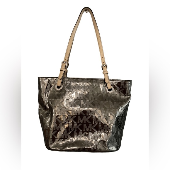 Michael Kors Handbags - Michael Kors Shiny Pewter Tote with Beige Straps